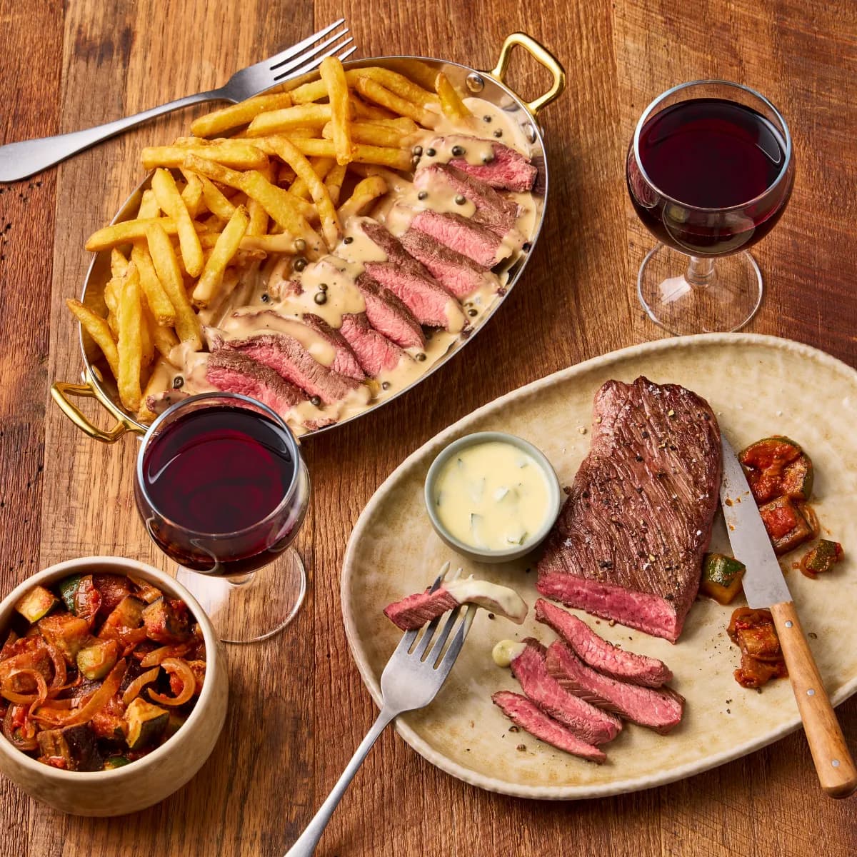 Photo de l'ambiance et des viandes braisées du restaurant Hippopotamus
